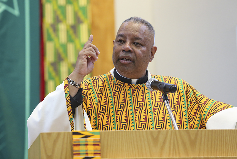 Father Chester Smith, SVD, was the homilist for Lyke House, the Catholic Center at Atlanta University’s 20th anniversary dedication Mass. Father Smith, a protégé of Msgr. Edward Branch, serves as co-director of the Bowman Francis Ministry, Indianapolis, Indiana, with his twin brother Father Charles Smith, SVD. Photo By Michael Alexander