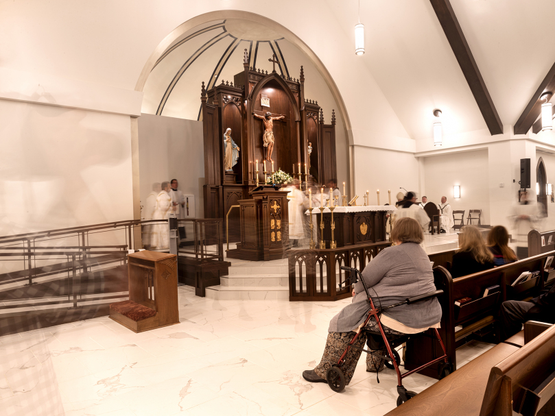 DAWSONVILLE, GA - NOVEMBER 1, 2021: The altar is prepared for the first time during the dedication of Christ the Redeemer Church. Photographer: Johnathon Kelso