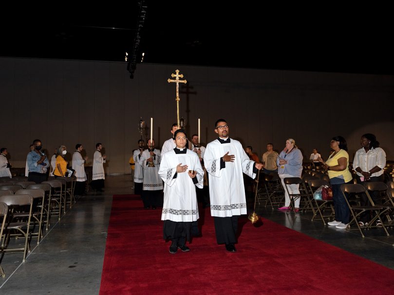 The procession begins during the opening Mass on the first day of the 25th Eucharistic Congress June 17. Photo by Johnathon Kelso