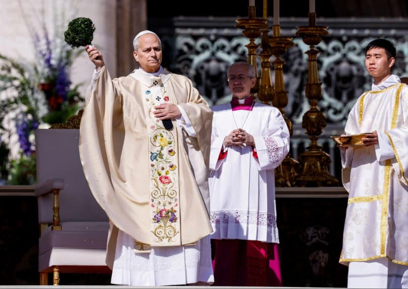 At Easter Mass, Pope Leo proclaims Resurrection conquers ‘the power of death’